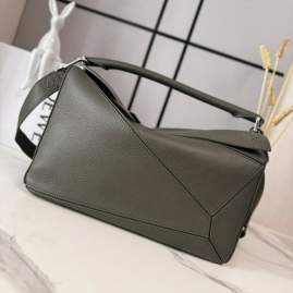 Picture of Loewe Handbags _SKUfw239906493fw